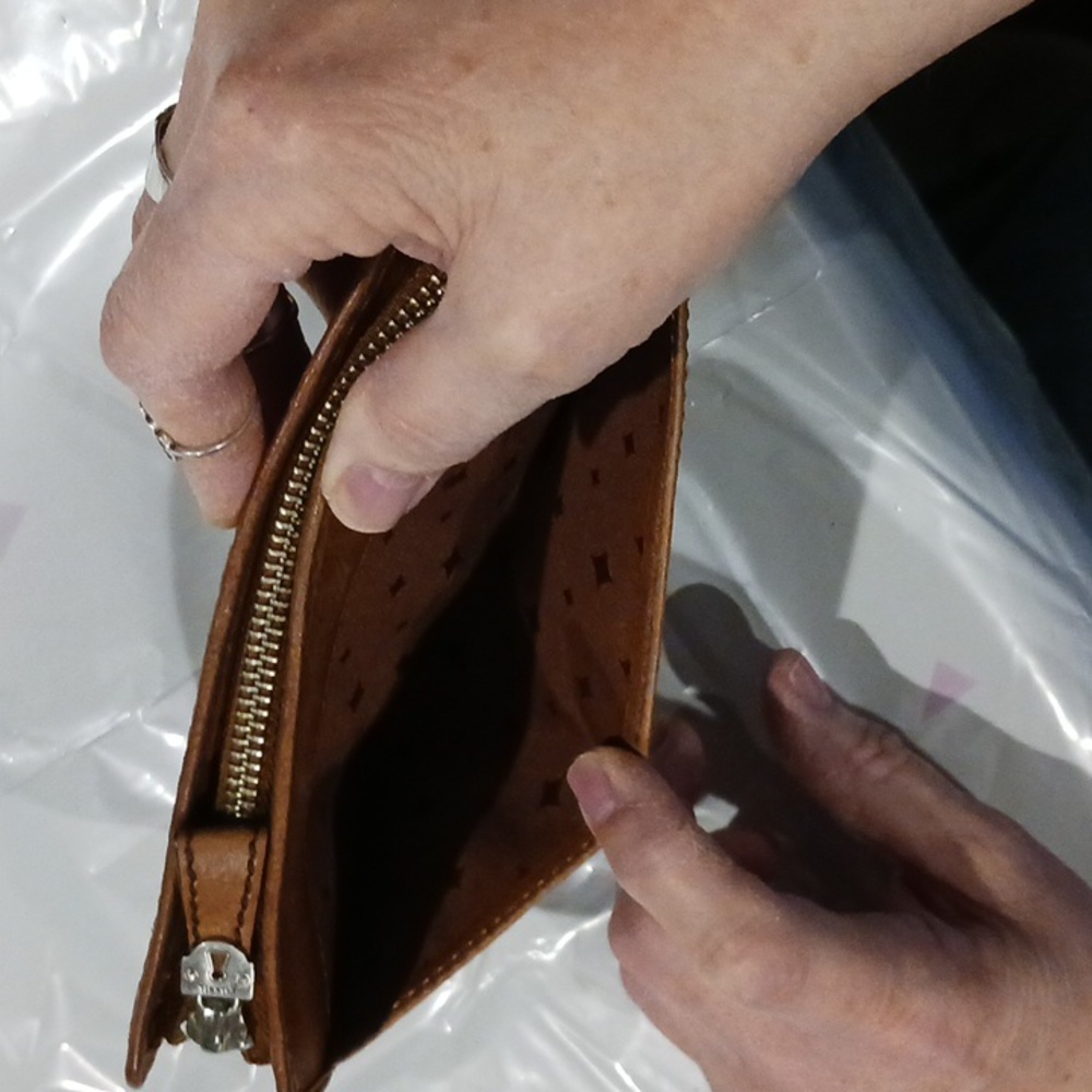 Wallet - Picture 2 of 7